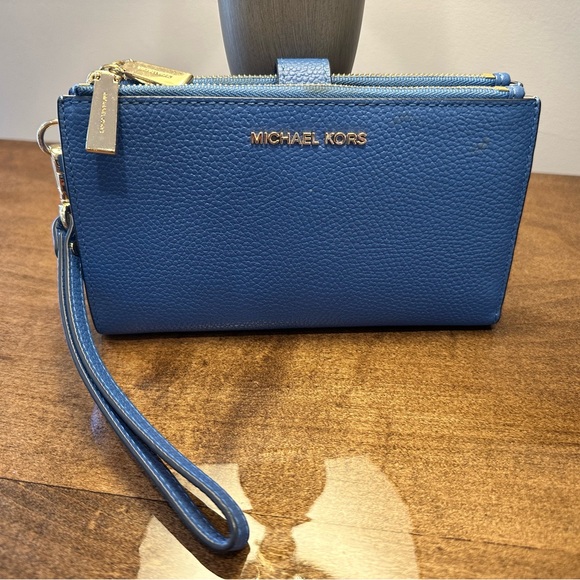 Michael Kors Jet Set Double Zip Wristlet - Picture 2 of 9